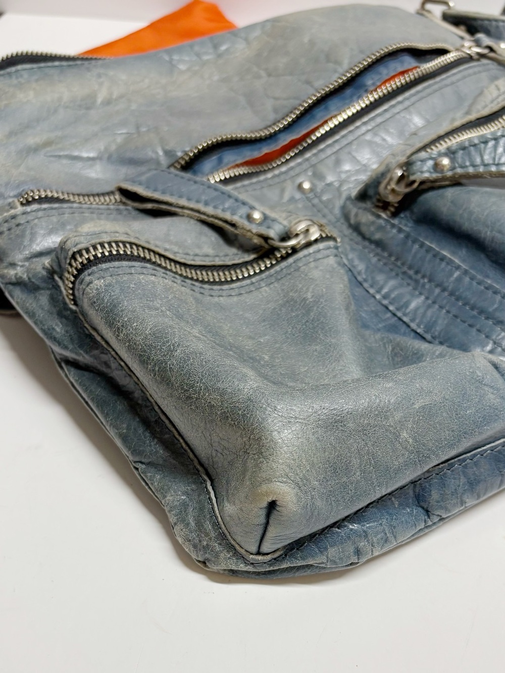 Tano Distressed blue Leather Messenger Bag - Picture 10 of 11